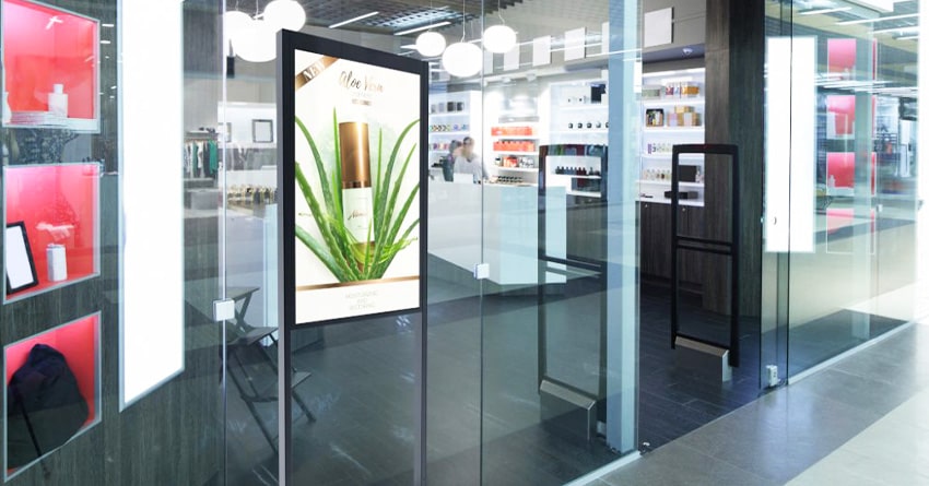 digital display highlight the retail experience 02 min digital display highlight the retail experience