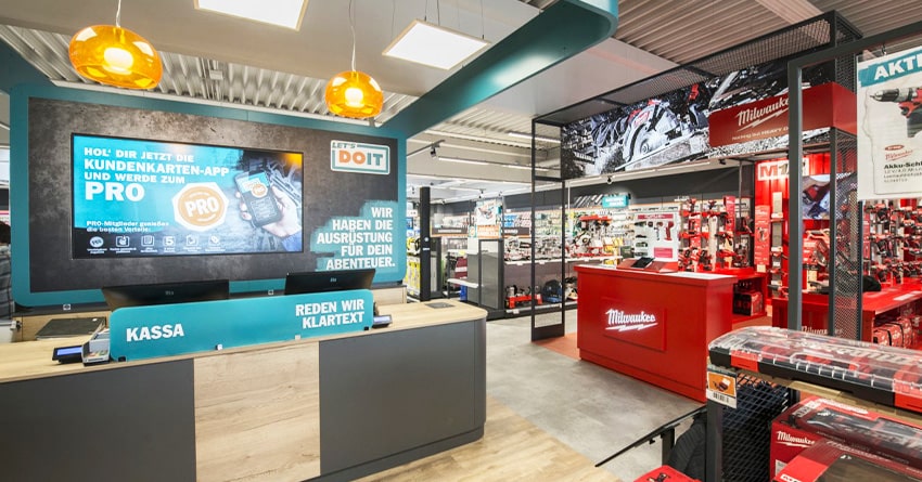 digital display highlight the retail experience 04 min digital display highlight the retail experience