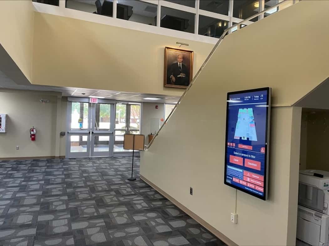 Wayfinding Digital Signage to Help Students 103 min Wayfinding Digital Signage to Help Students