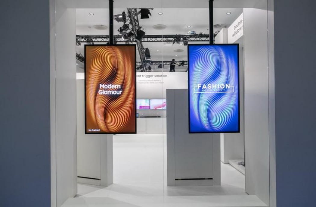 Use Vertical Digital Signage Displays