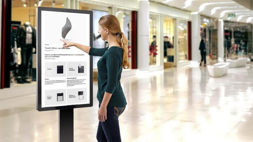 Use Vertical Digital Signage Displays