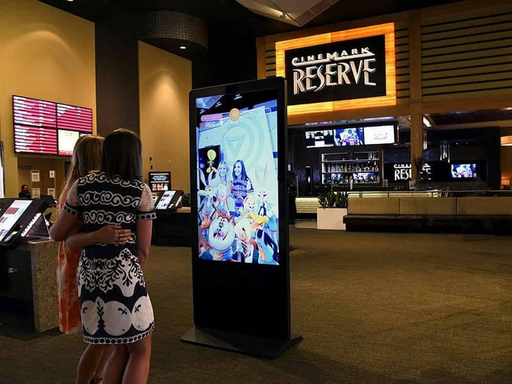 Experience with Cinema Digital Signage 103 min Experience with Cinema Digital Signage