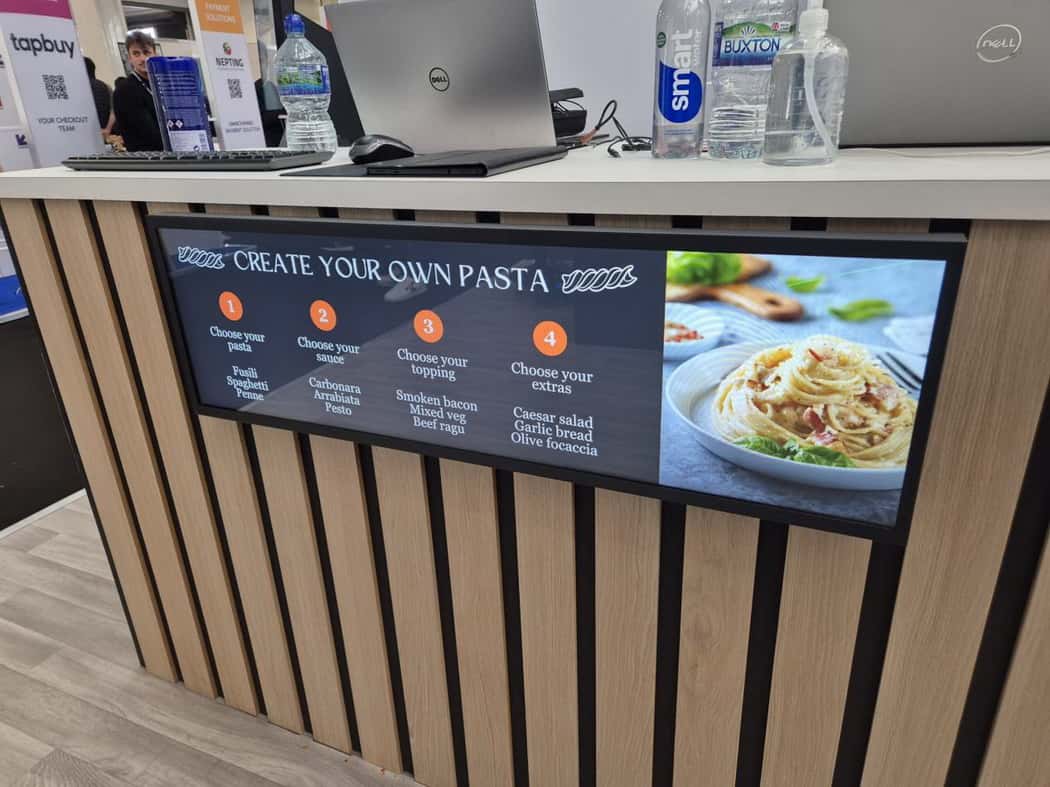 Unlock the Potential of Stretched Bar LCD Displays