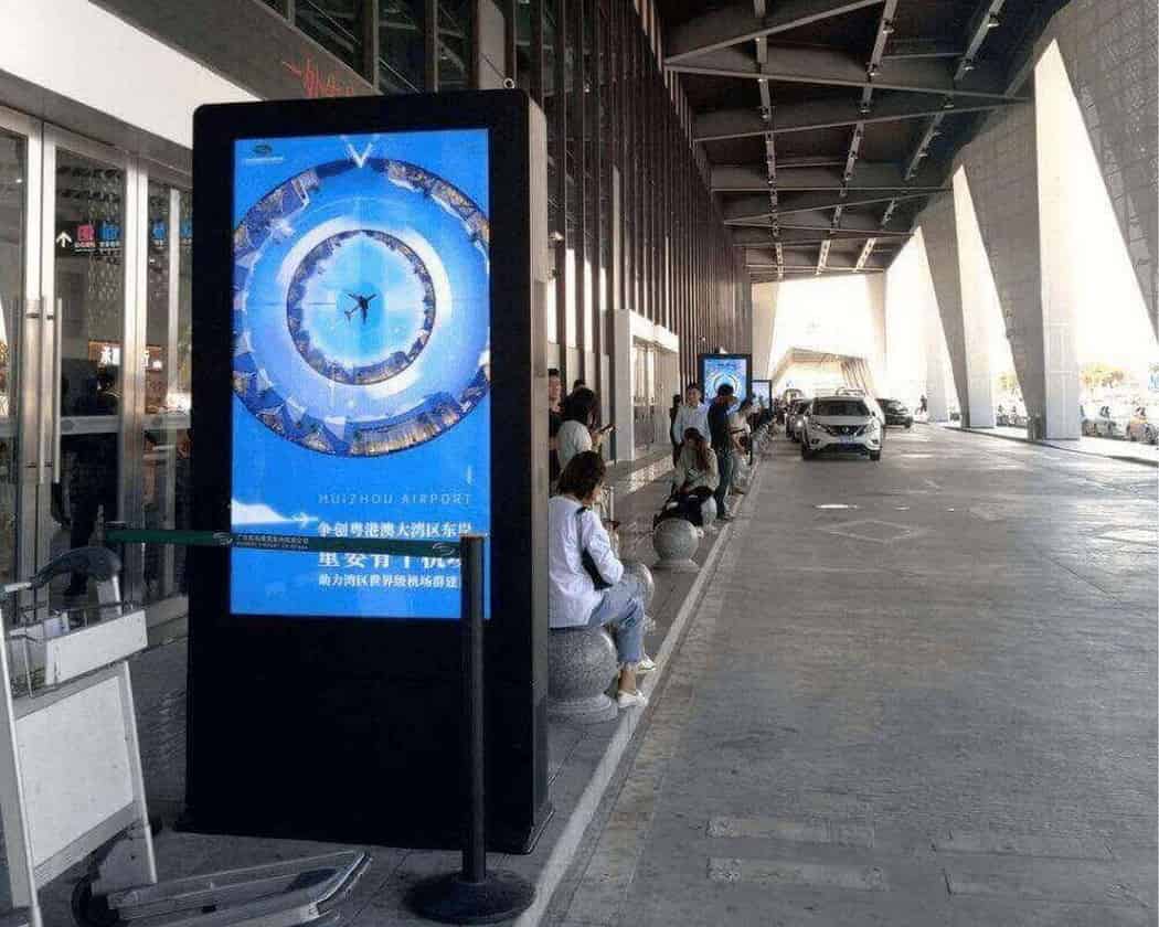 outdoor digital advertising totems 104 min outdoor digital advertising totems