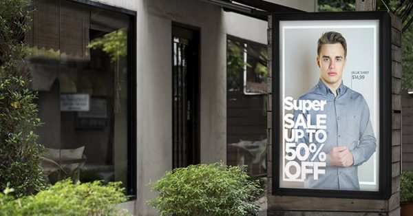 Outdoor digital signage screen