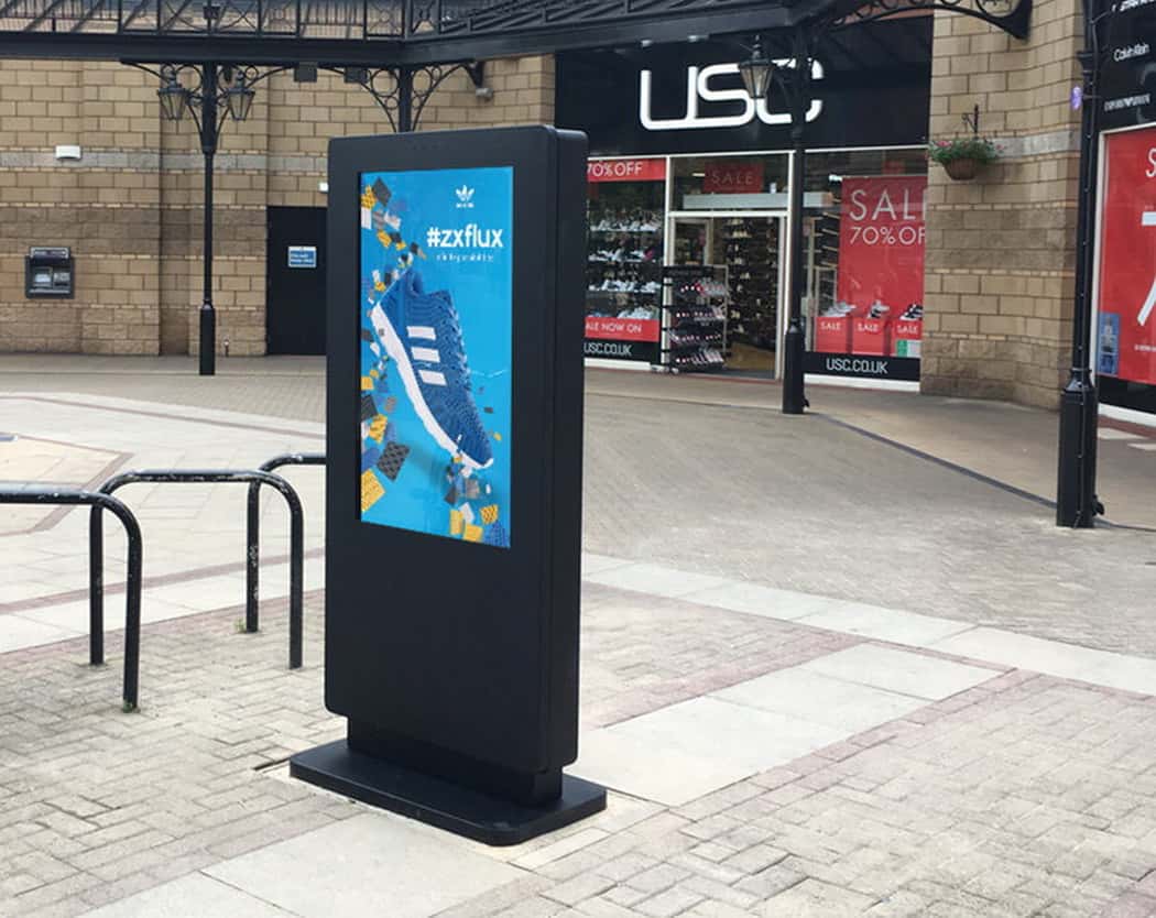 Outdoor touch screen kiosks 103 min Outdoor touch screen kiosks