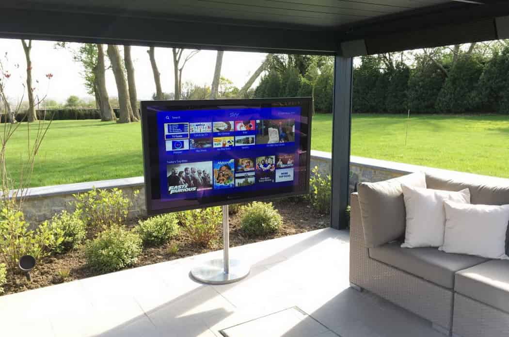 Interactive outdoor displays 104 min Interactive outdoor displays