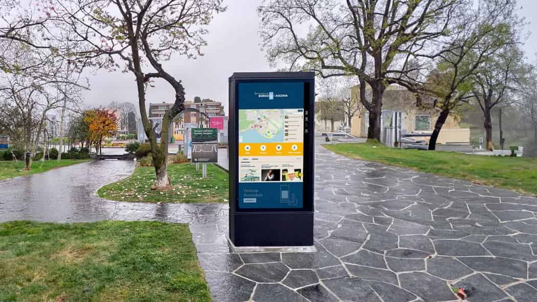Interactive outdoor displays 108 min Interactive outdoor displays